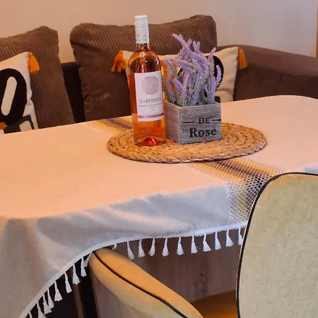Apartment Larenta